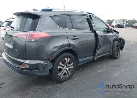 2017 Toyota Rav4 Le z USA, uszkodzony, nr VIN JTMZFREV8HJ700529